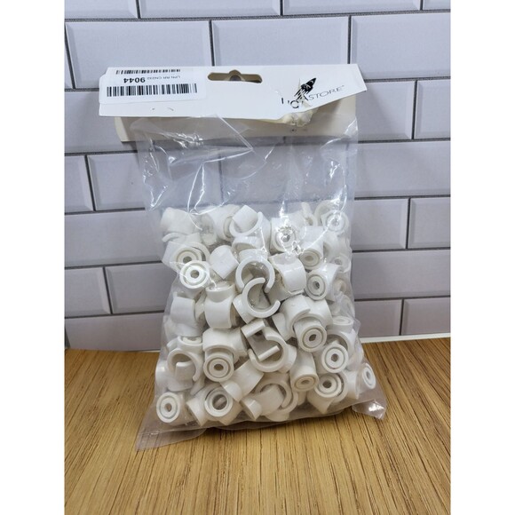 Bag of 1/2 inch PVC water pipe clamps - Picture 2 of 4